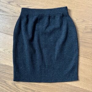 Escada Vintage 1990’s 100% Virgin Wool Knit Skirt - Size 40 - EUC - Dark Gray